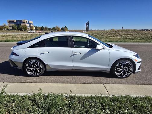 2025 Hyundai IONIQ 6 SEL