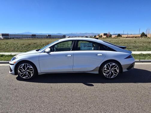 2025 Hyundai IONIQ 6 SEL