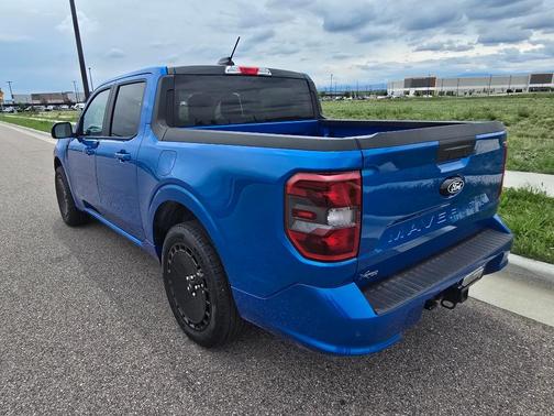 VELOCITY BLUE 2025 Ford Maverick Lobo Standard