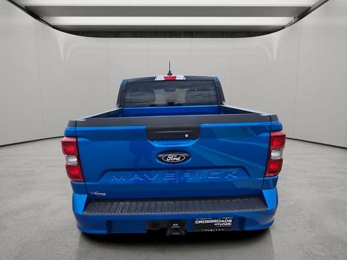 VELOCITY BLUE 2025 Ford Maverick Lobo Standard