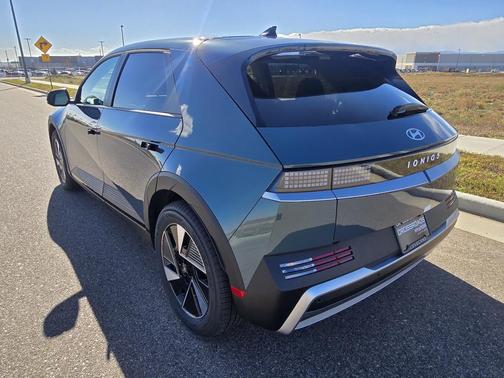 2026 Hyundai IONIQ 5 SE