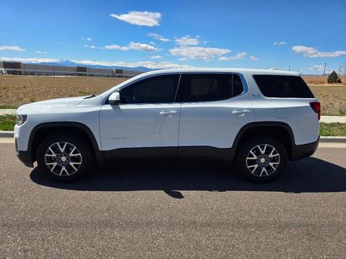 Summit White 2020 GMC Acadia SLE
