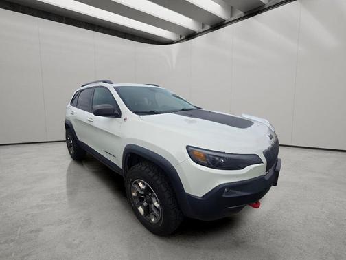 Pearl White Pearlcoat 2019 Jeep Cherokee Trailhawk