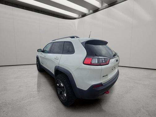 Pearl White Pearlcoat 2019 Jeep Cherokee Trailhawk