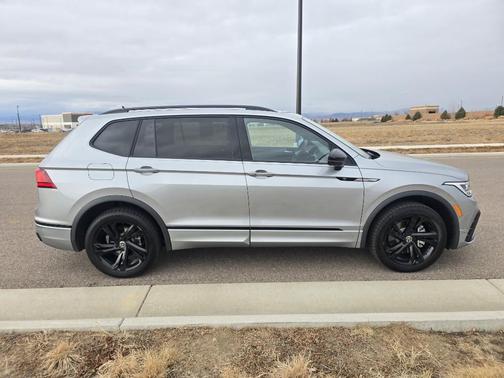 2023 Volkswagen Tiguan 2.0T SE R-Line Black 4MOTION