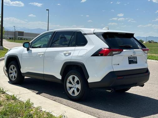 2023 Toyota RAV4 LE