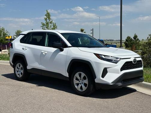 2023 Toyota RAV4 LE