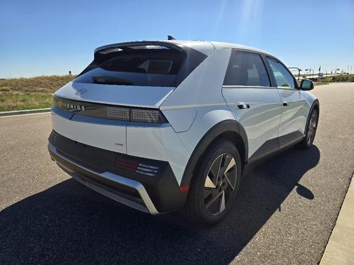 2025 Hyundai IONIQ 5 SE