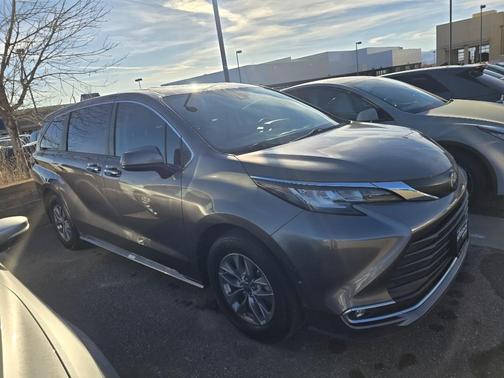 2022 Toyota Sienna XLE