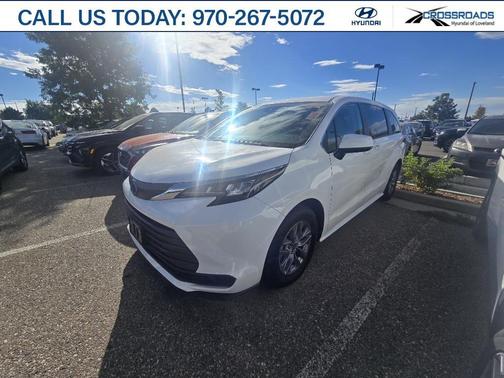 2024 Toyota Sienna LE