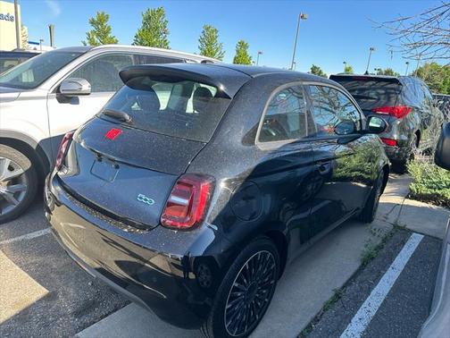 2024 FIAT 500e INSPI(RED) FWD