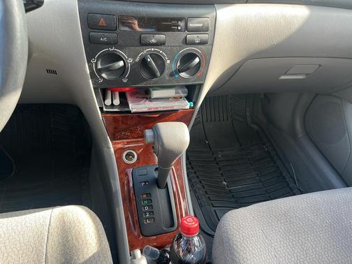 2003 Toyota Corolla LE