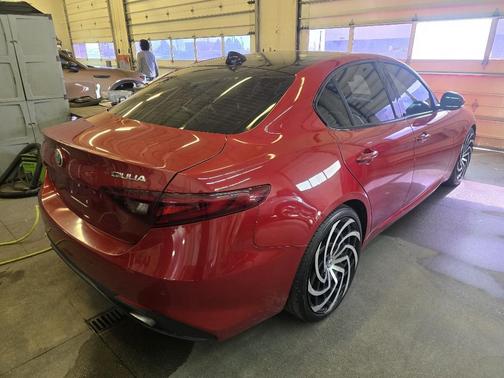 2017 Alfa Romeo Giulia Ti