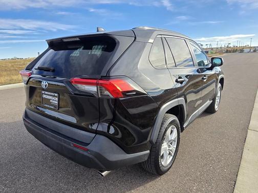 2021 Toyota RAV4 Hybrid LE