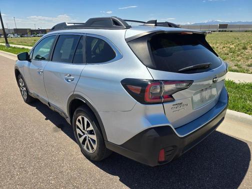 Ice Silver Metallic 2022 Subaru Outback Premium