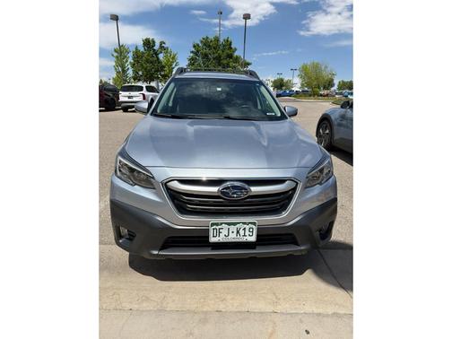 Ice Silver Metallic 2022 Subaru Outback Premium