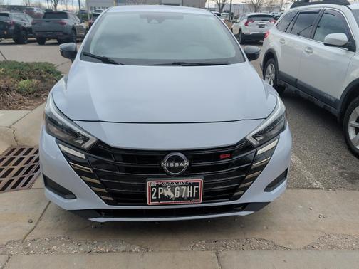 Gray Sky Pearl 2024 Nissan Versa 1.6 S