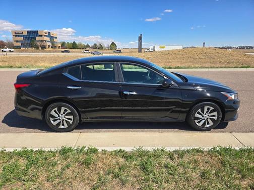 Super Black 2021 Nissan Altima S FWD