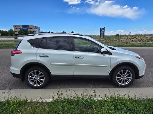 Blizzard Pearl 2018 Toyota RAV4 Hybrid Limited