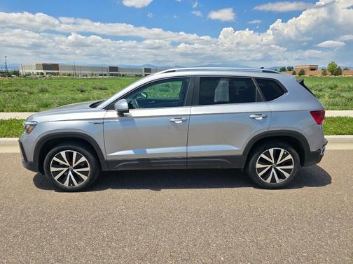 Pyrite Silver Metallic 2022 Volkswagen Taos 1.5T SE