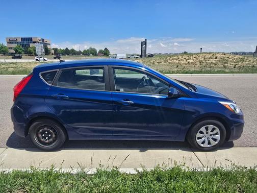 Pacific Blue Pearl 2017 Hyundai Accent SE