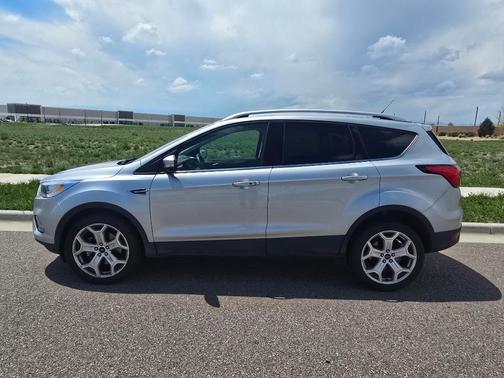 INGOT SILVER METALLIC 2019 Ford Escape Titanium