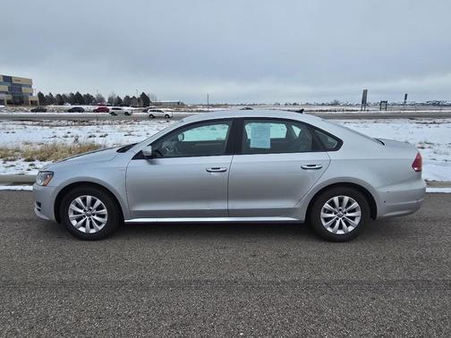 2015 Volkswagen Passat 1.8T S