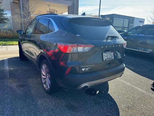 2022 Ford Escape Titanium