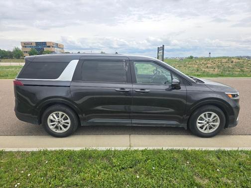Pantera Metal 2022 Kia Carnival LX
