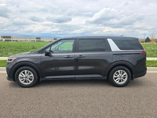 Pantera Metal 2022 Kia Carnival LX