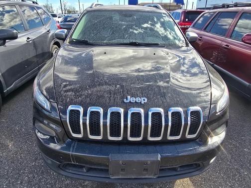 Brilliant Black Crystal Pearlcoat 2014 Jeep Cherokee Latitude