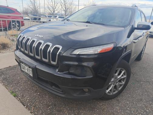 Brilliant Black Crystal Pearlcoat 2014 Jeep Cherokee Latitude