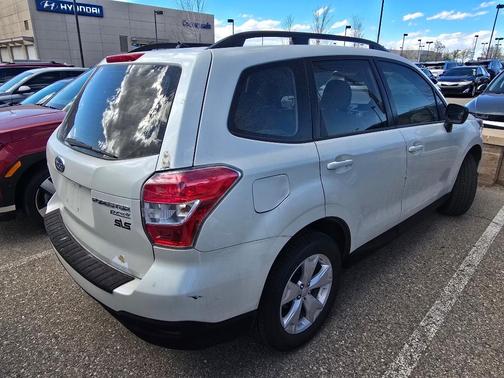 2015 Subaru Forester 2.5i