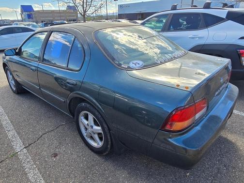 1999 Nissan Maxima 