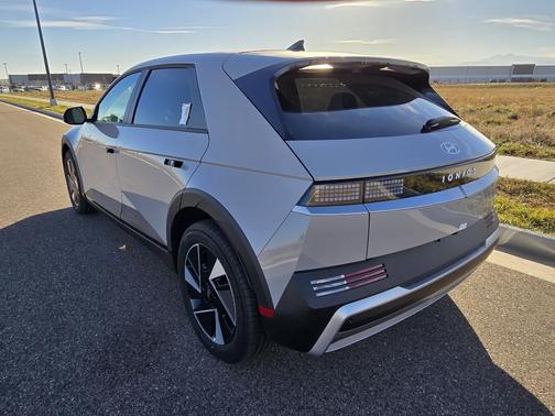 2026 Hyundai IONIQ 5 SE