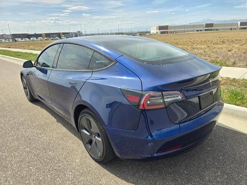 Deep Blue Metallic 2022 Tesla Model 3 Long Range