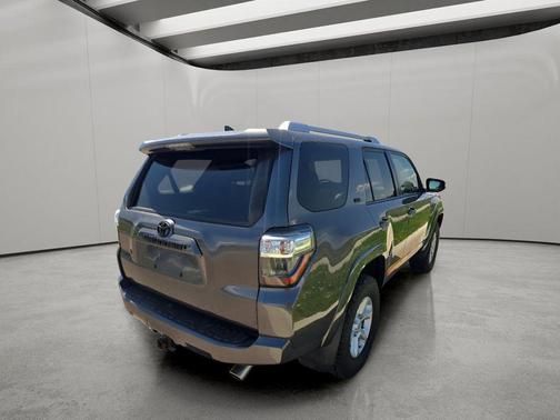 Magnetic Gray Metallic 2018 Toyota 4Runner SR5 Premium