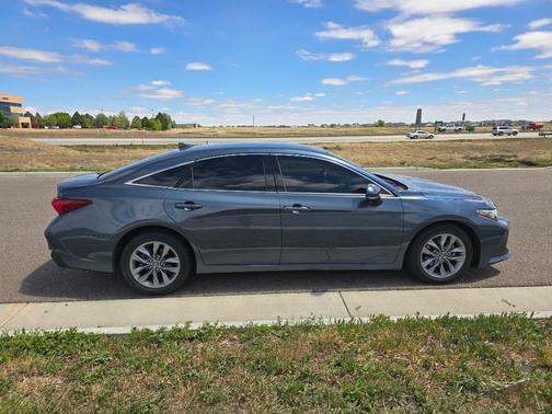 Harbor Gray Metallic 2019 Toyota Avalon XLE