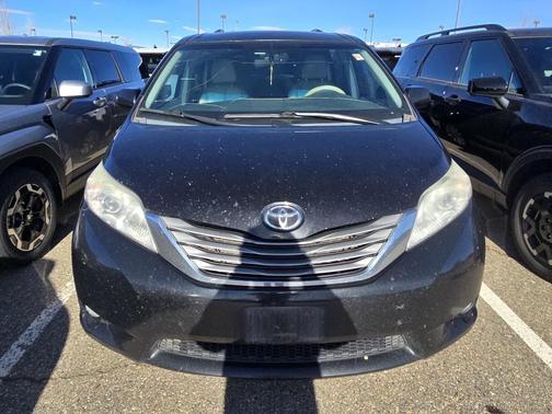 2014 Toyota Sienna XLE