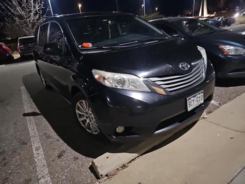 2014 Toyota Sienna XLE