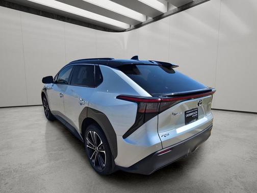Elemental Silver Metallic w/Black Roof 2023 Toyota bZ4X Limited