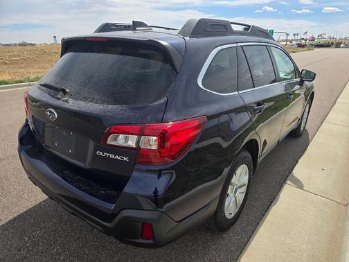 Dark Blue Pearl 2018 Subaru Outback 2.5i Premium