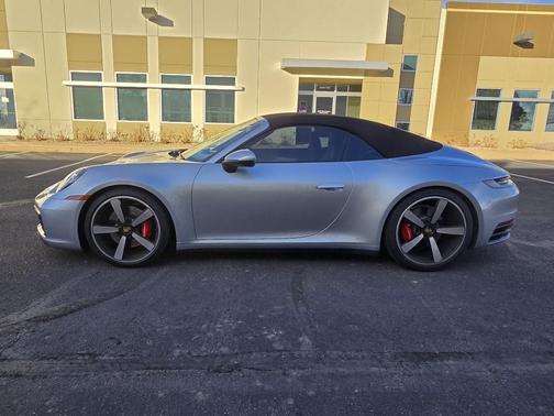 2021 Porsche 911 Carrera 4S Cabriolet
