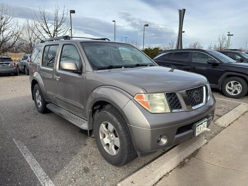2006 Nissan Pathfinder SE