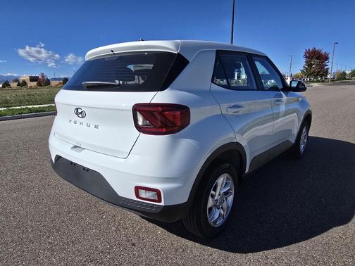 2026 Hyundai VENUE SE