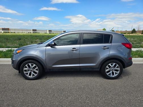 Mineral Silver 2016 Kia Sportage LX