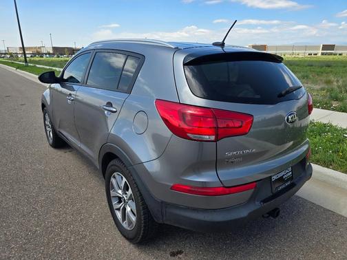 Mineral Silver 2016 Kia Sportage LX