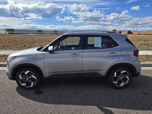 2025 Hyundai VENUE SEL