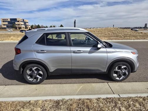 2025 Hyundai VENUE SEL