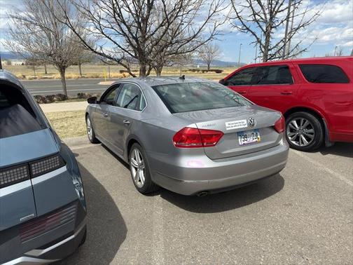 2013 Volkswagen Passat 2.0 TDI SE w/ Sunroof